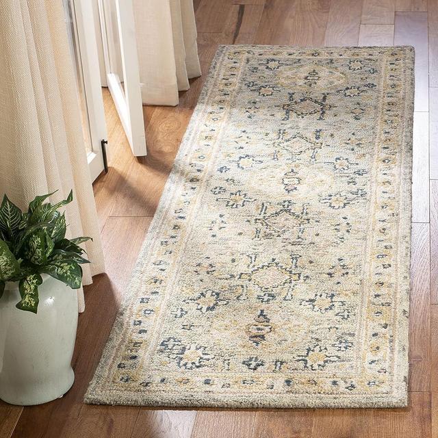SAFAVIEH Aspen Collection Runner Rug - 2'3" x 8', Moss & Ivory, Handmade Traditional Wool, Ideal for High Traffic Areas in Living Room, Bedroom (APN601W)