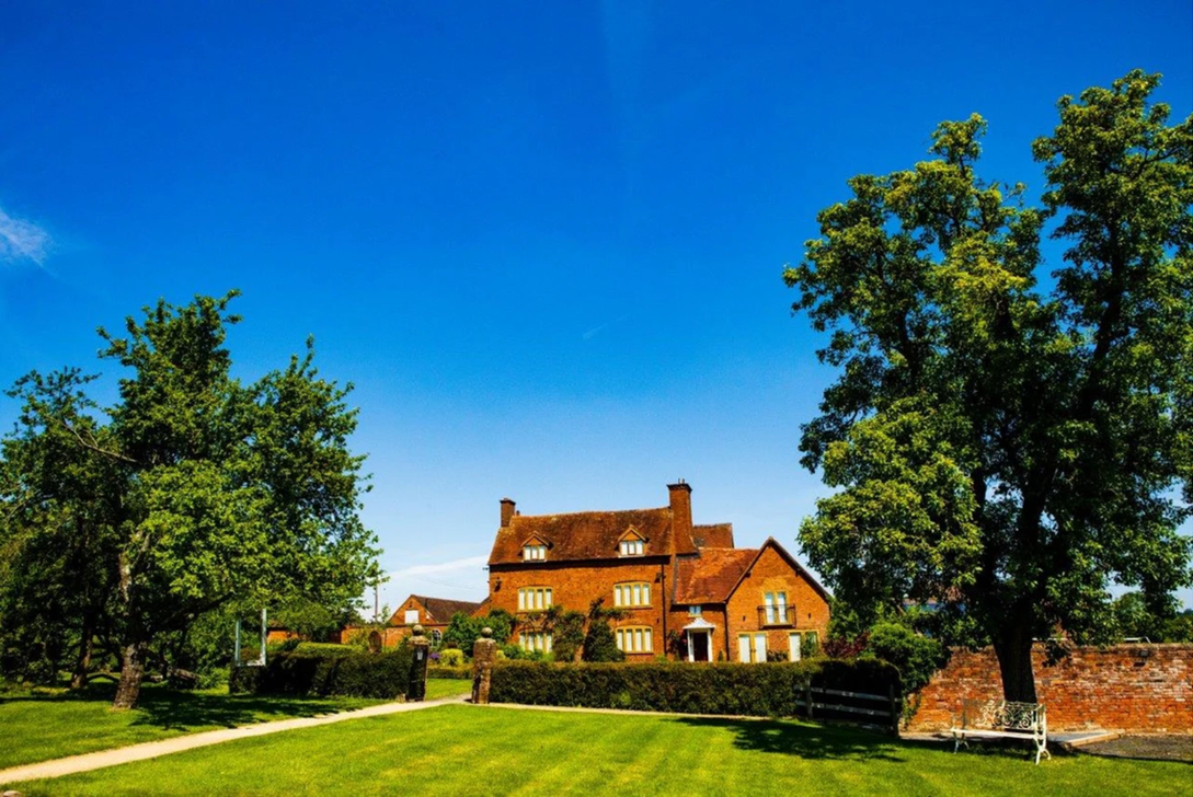 The Wedding Website of Vicky Huggett and Tom Reeves
