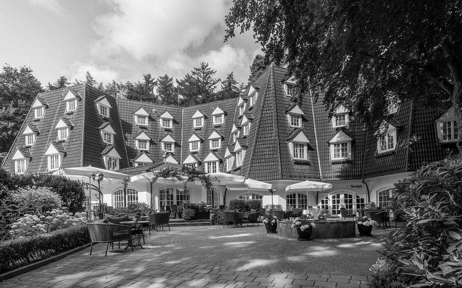 The Wedding Website of Meredith Leigh Moreland and Jonathan Matthias Petsch