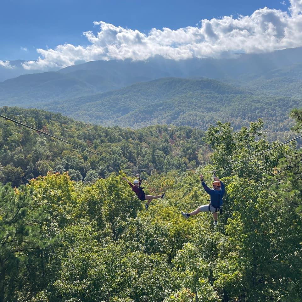 zip lining in gatlinburg Tennessee