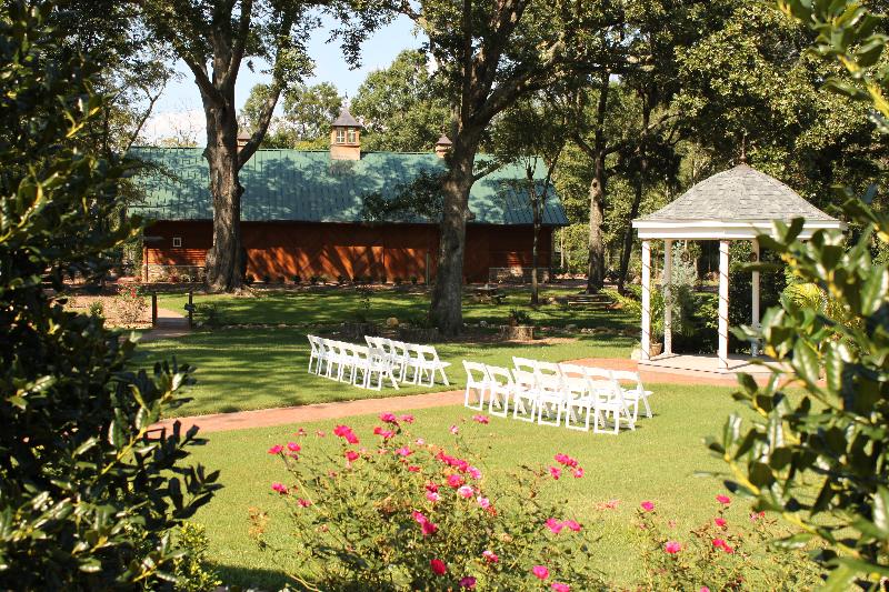The Wedding Website of Britton Clark and Julianna White