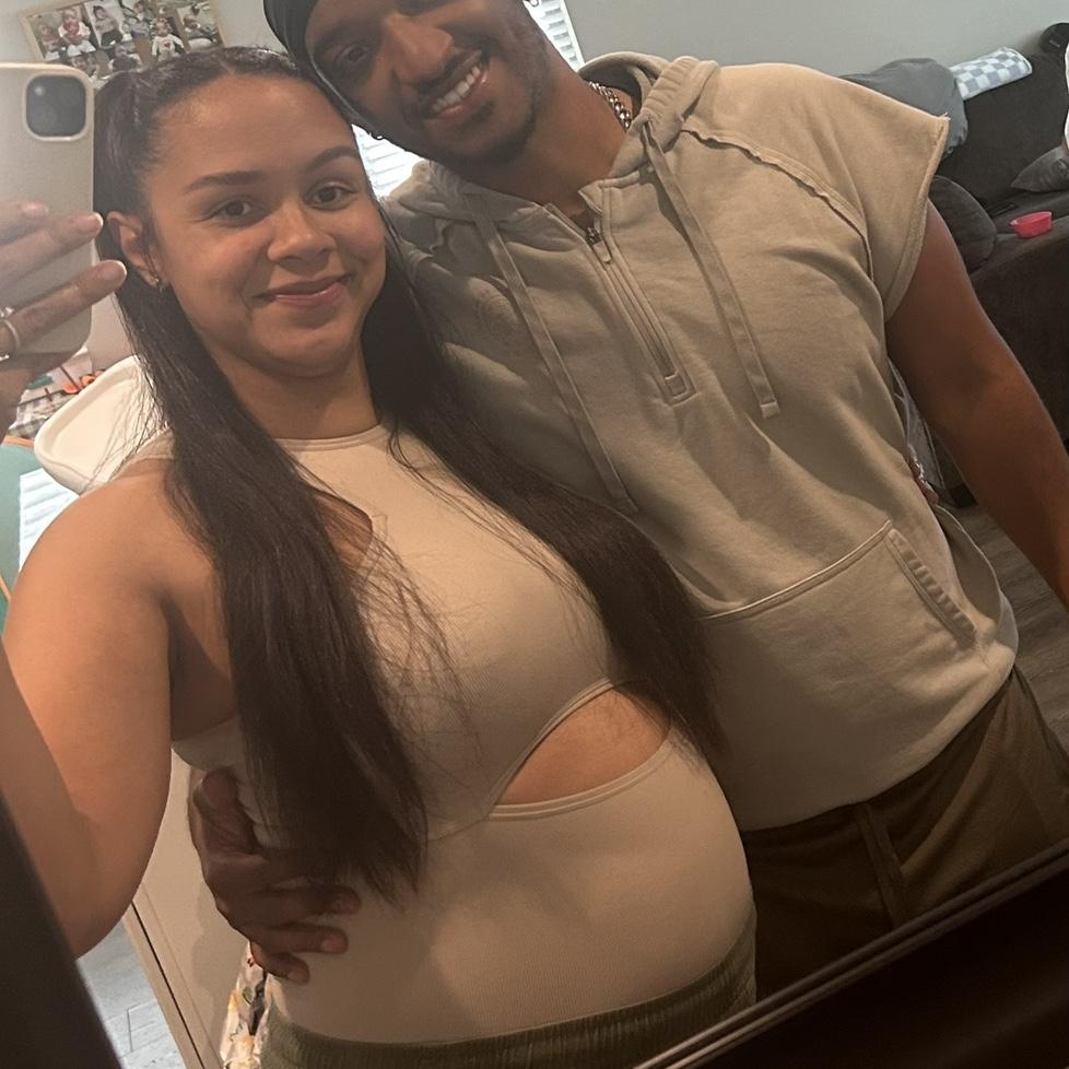 Keenan’s 1st birthday pregnant with Emerie