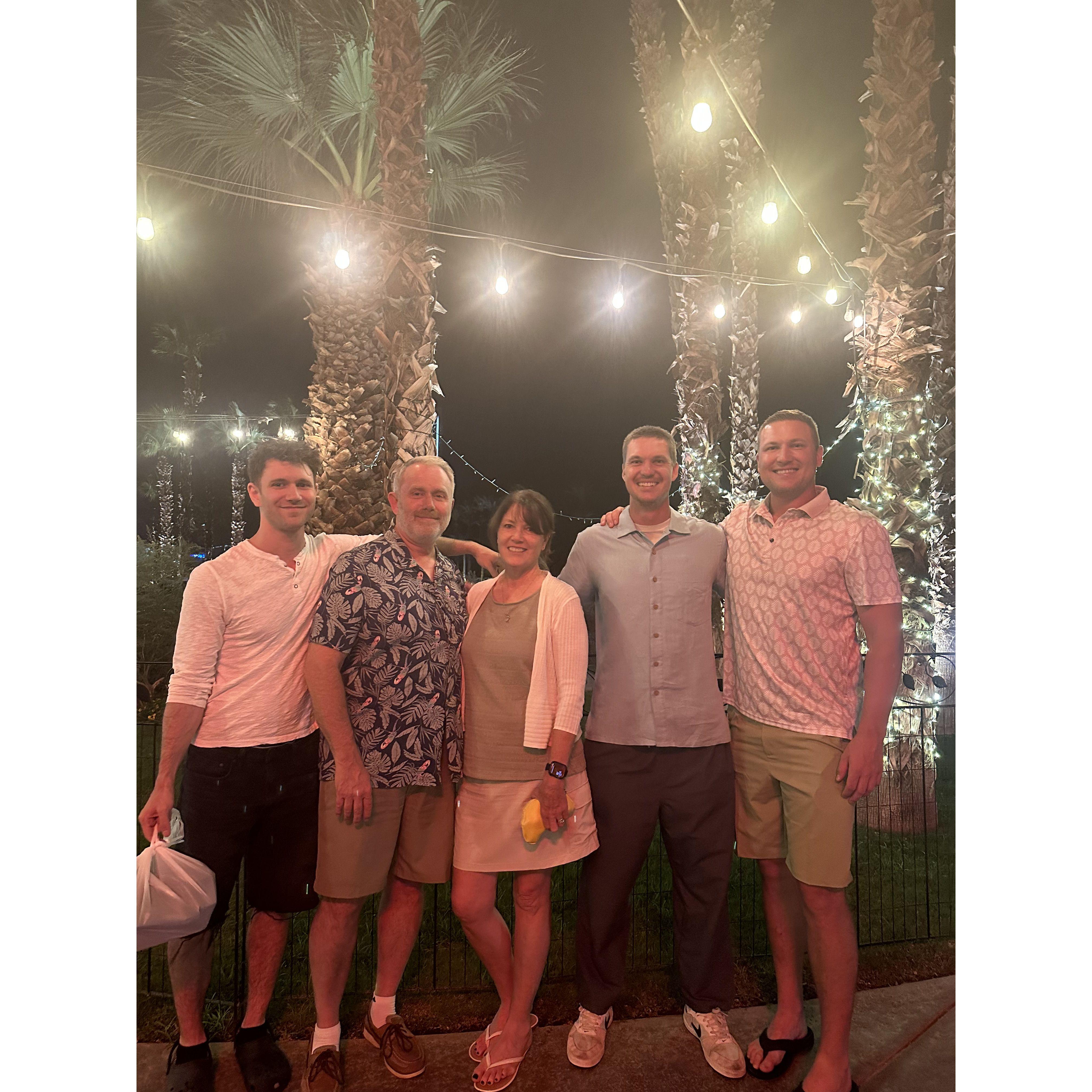 Palm Springs 2023/Fam Dinner