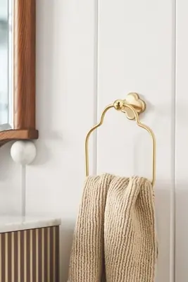 Quinn Clover Brass Towel Ring
