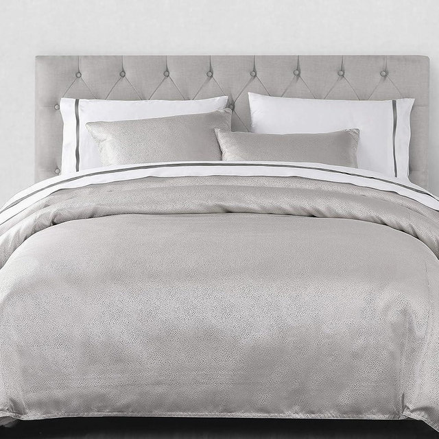 HiEnd Accents Marilyn Modern Bubble 3 Piece Duvet Cover Set with Pillow Shams, Gray Silver Metallic Jacquard, King Size, Boho Glam Style Luxury Bedding, 1 Comforter Cover and 2 Pillow Cases