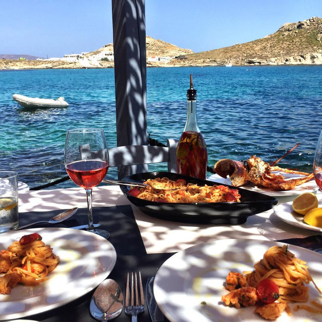 Lunch on the Go in Mykonos