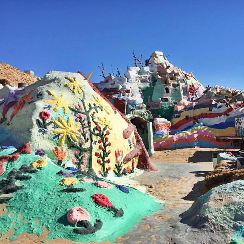 Exploring Salvation Mountain and Slab City.