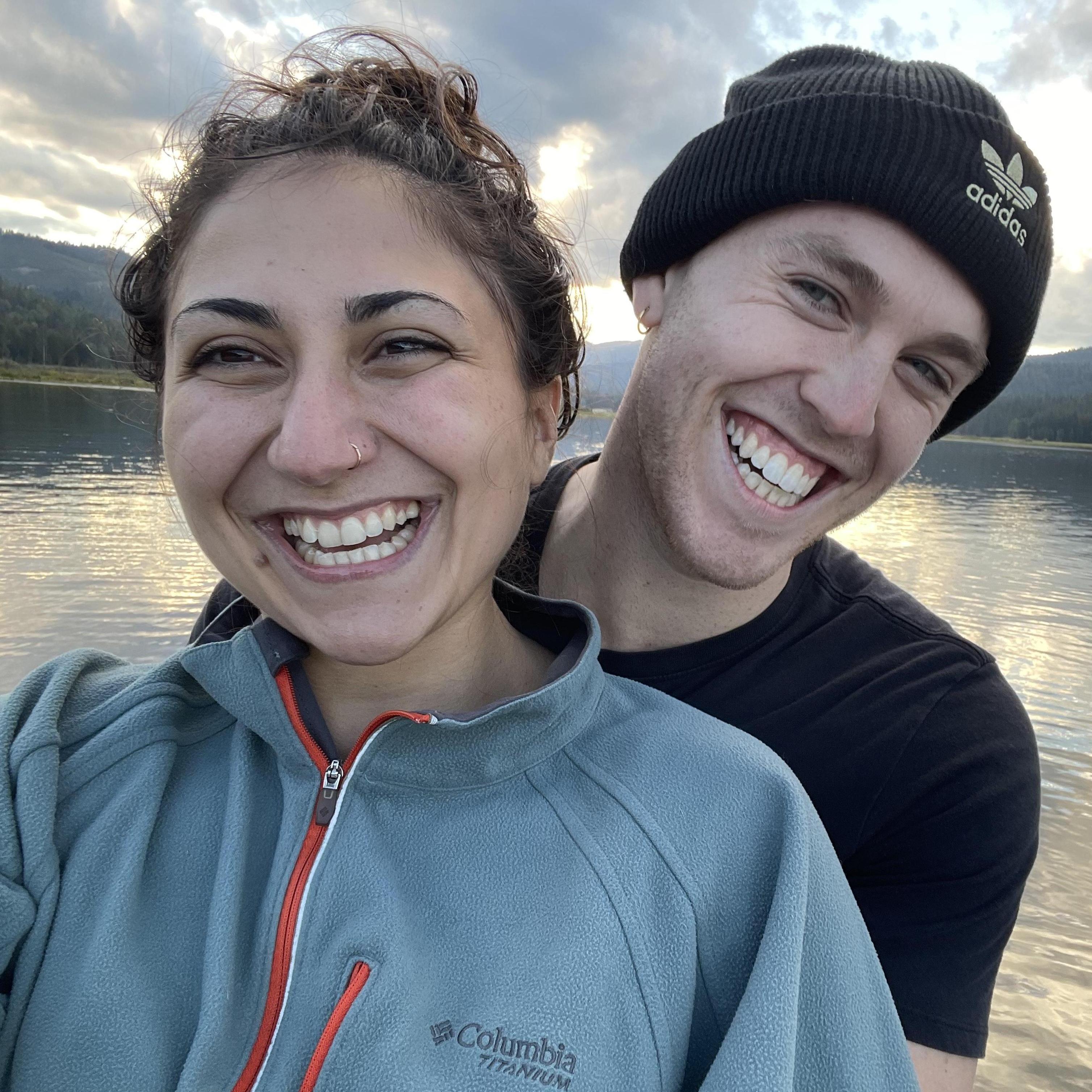 Went on a friend's trip to Spokane, to visit Becca and Jordan (and Mikayla flew out too!), and we got to sail around the lake on Jordan's boat! It was amazing and so beautiful.