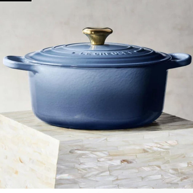 Signature Round Dutch Oven - CHAMBRAY- 4.5 qt