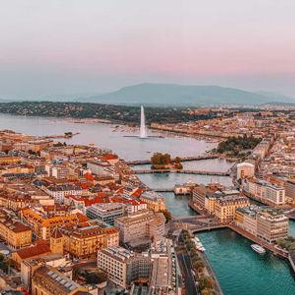 Geneva: Private Cruise on Lake Geneva with Aperitif