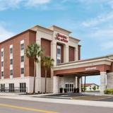 7. Hampton Inn & Suites
