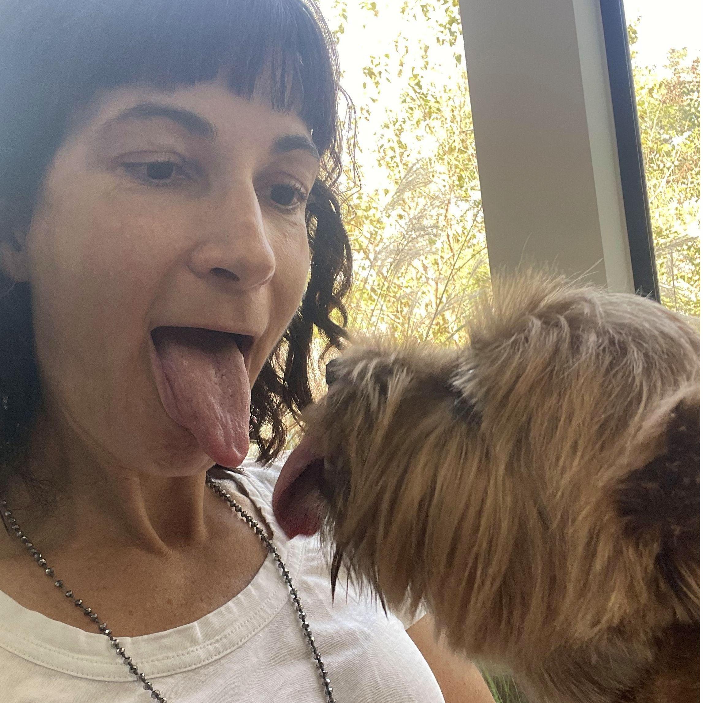 Just two goofballs speaking the same tongue. 👅