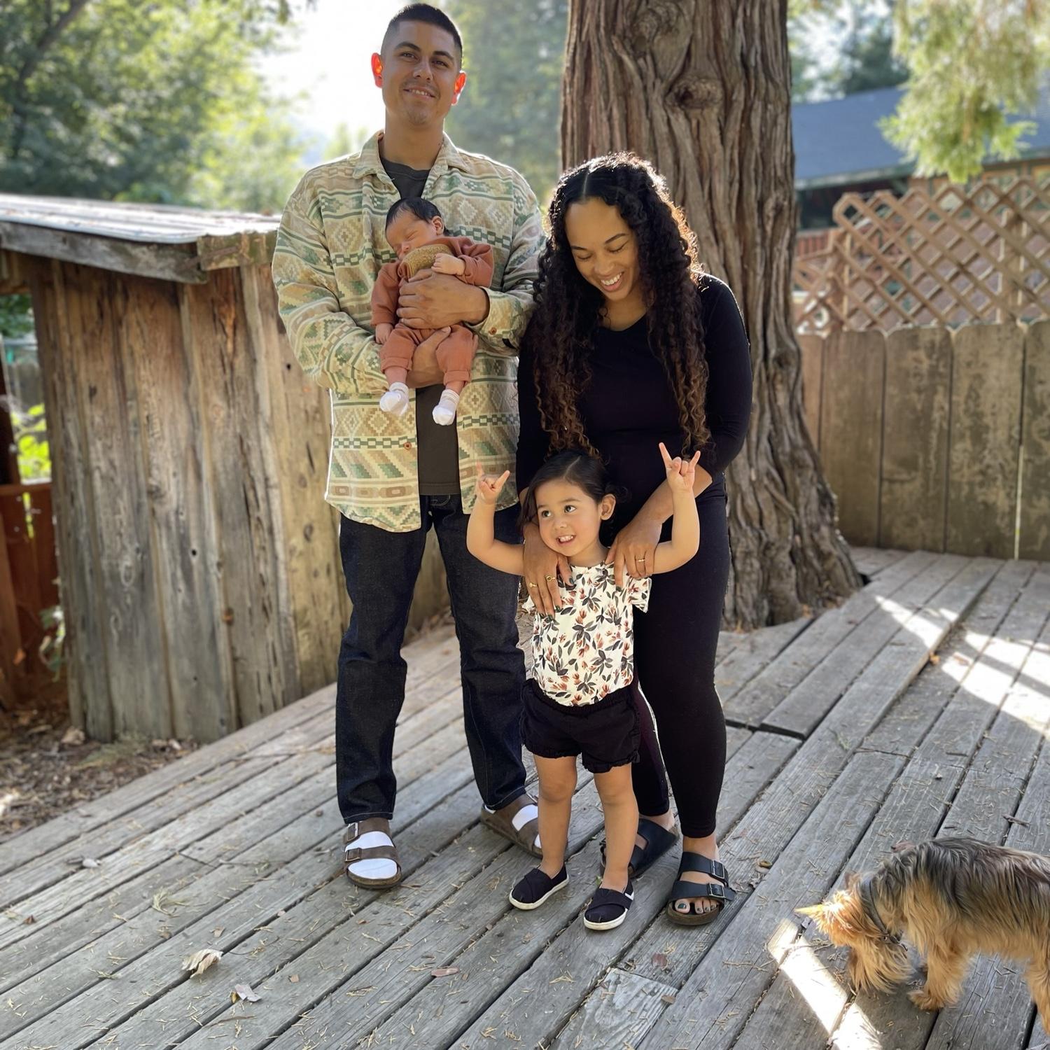 Our first photo as a family of 4 đ¤