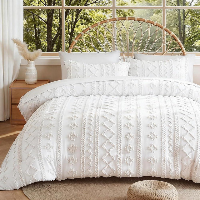 MR&HM Farmhouse Comforter Set King 7 Pieces, White Tufted Boho Beddding Sets, Bed in a Bag with 1 Comforter, 2 Pillow Shams, 2 Pillowcases, 1 Flat Sheet, 1 Fitted Sheet for All Seasons