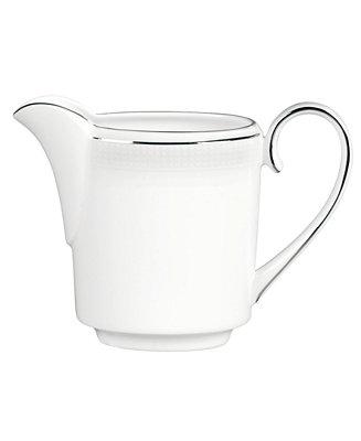 Dinnerware, Blanc sur Blanc Creamer