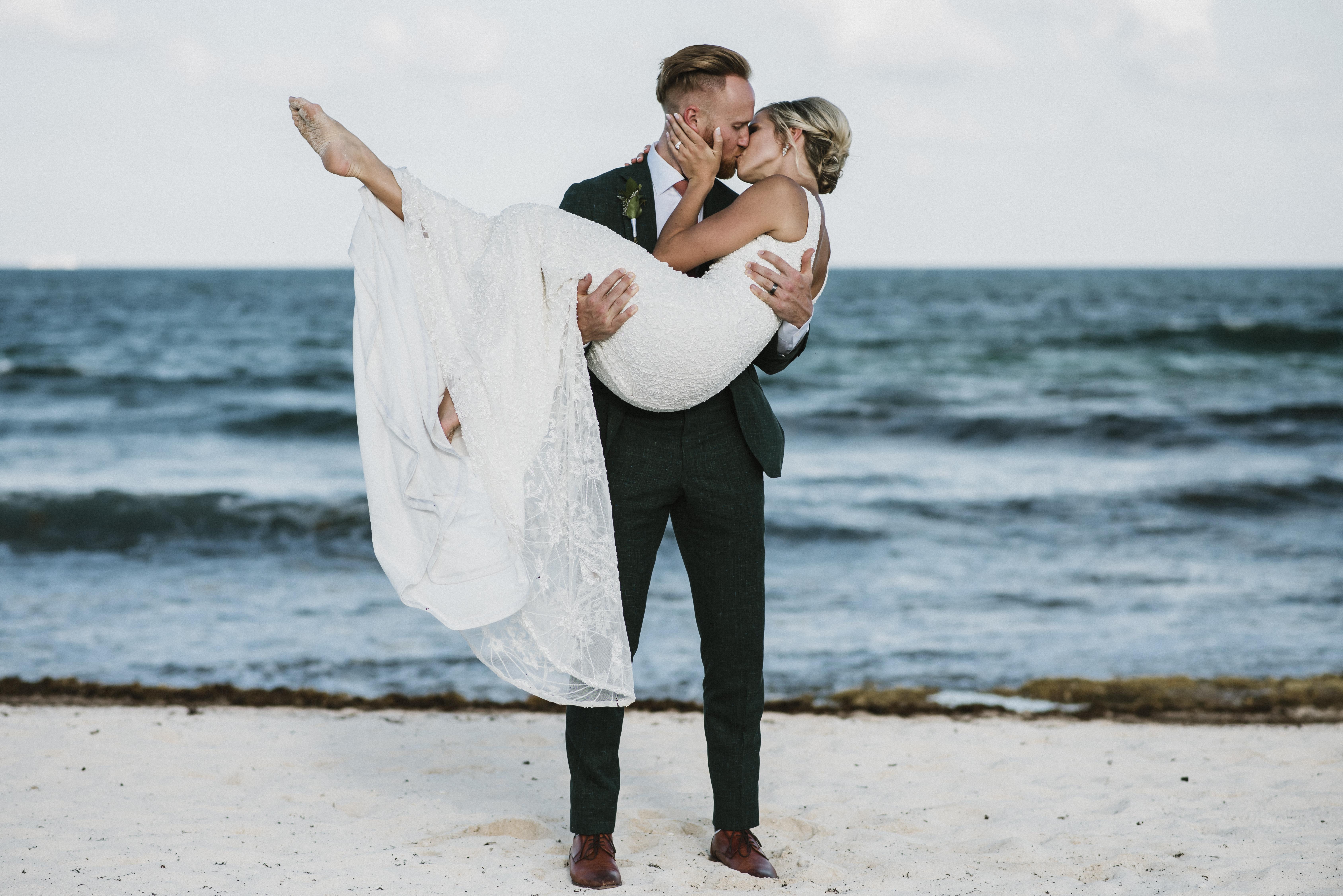 The Wedding Website of Nick Hofmeyer and Emily McElwain