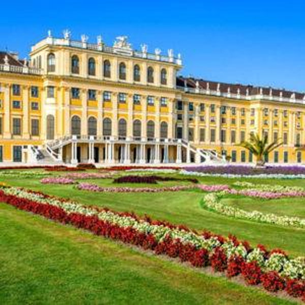 Schönbrunn Palace Tour in Vienna, Austria!