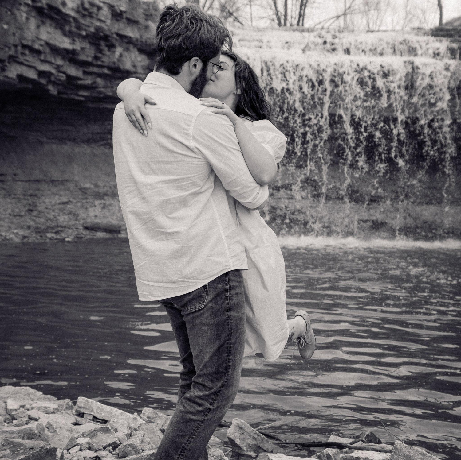 Engagement photo at Fonferek Glen in Bellevue, Wisconsin.
Photographer: Allard Images