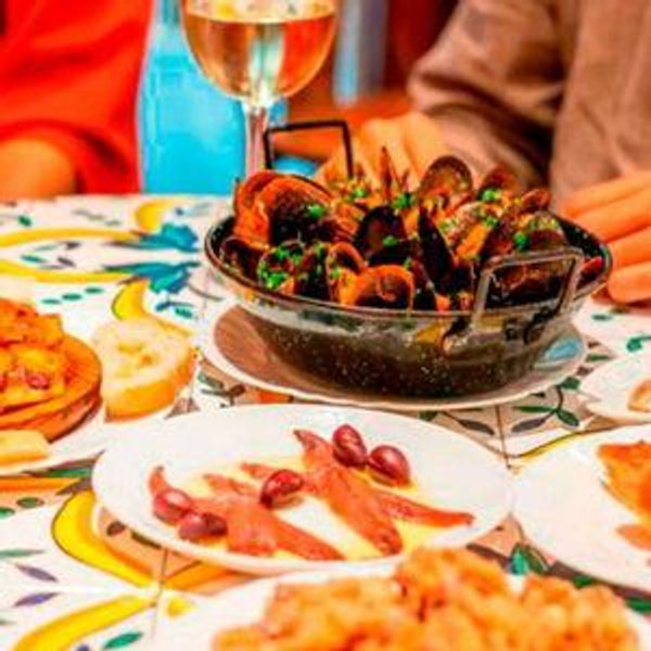 Honeymoon Activity - Tapas and Flamenco Show in Barcelona