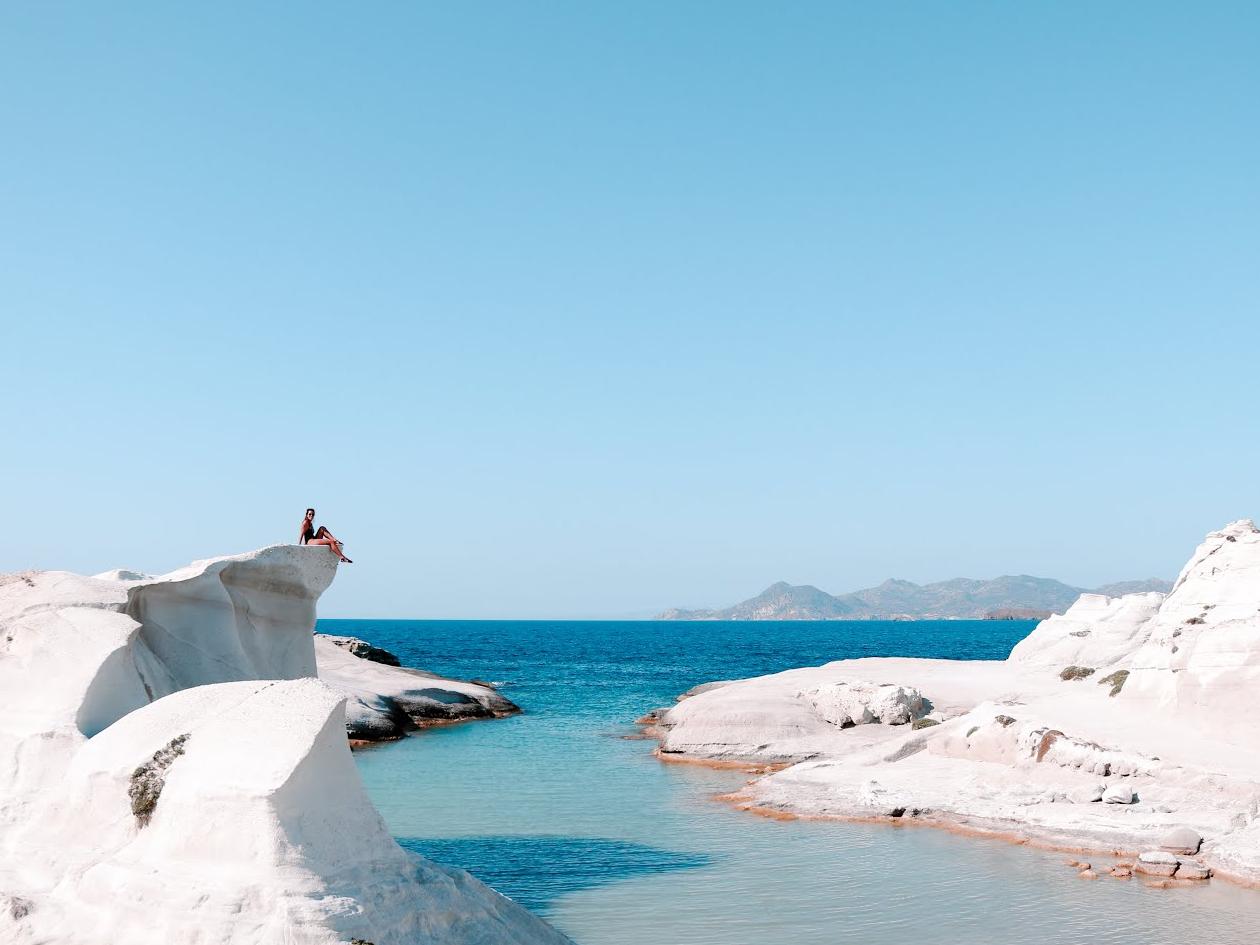 Sarakiniko Beach Cliffs Excursion