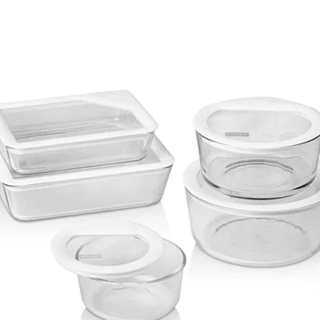 Pyrex/Tupperwares