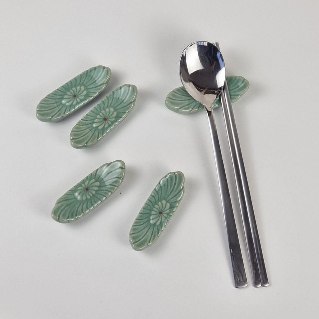 Celadon Korean Spoon & Chopstick Rest Set of 5, Goryeo Cheongja, Spoon Holder, Floral Pattern Ceramic, Asian Tableware Gift
