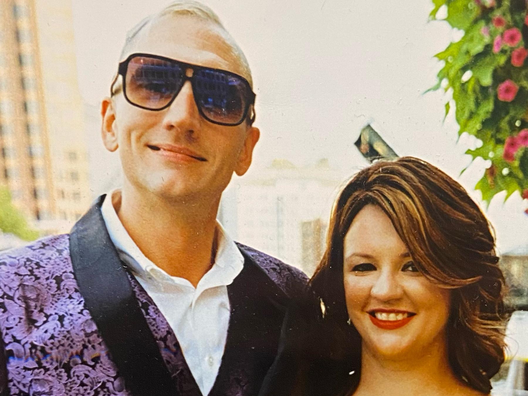 The Wedding Website of Lindsey Hoffman and Evo Jusonis