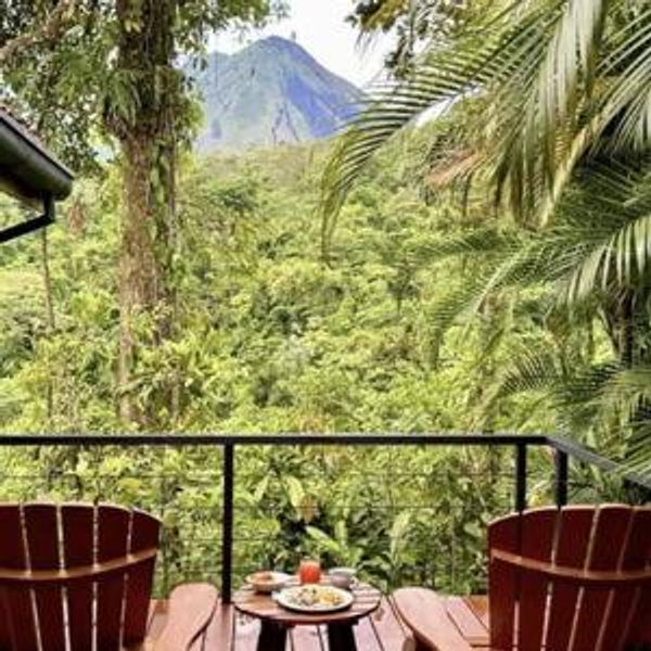 Amor Arenal Honeymoon Hotel Fund