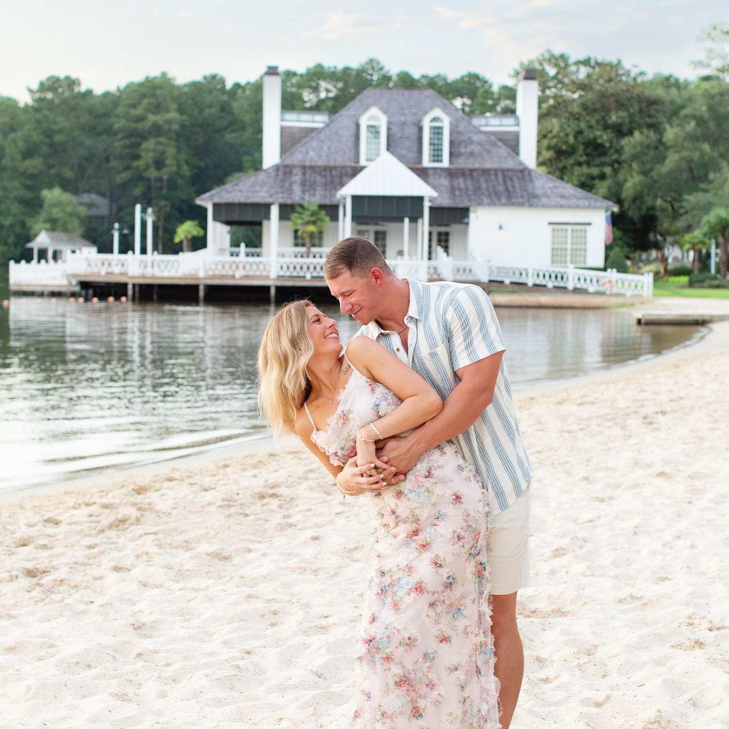 Engagement Photos by Angela and Halle Photography