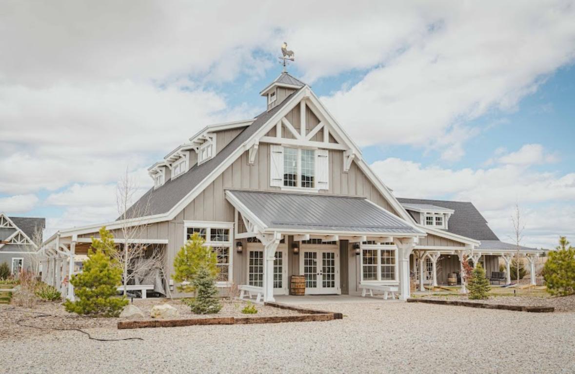 The Wedding Website of Elizabeth Armstrong and Cody Jenkins