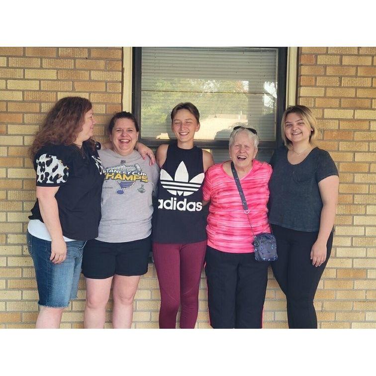 Effie, Aunt Dawn, Kirstyn, Maw Maw, and Me!