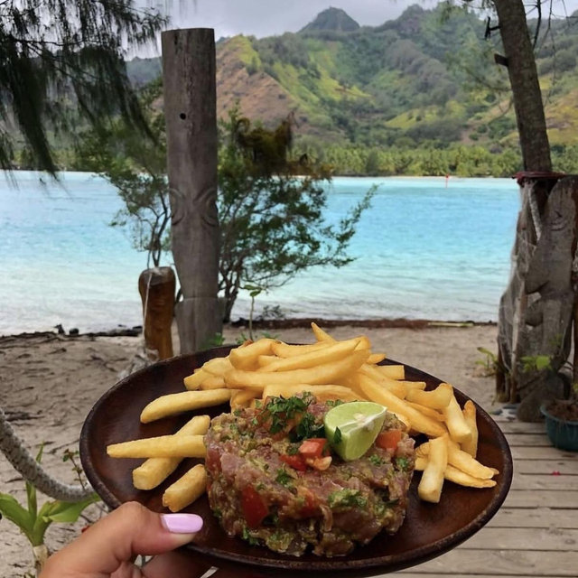 Half Day Trip to Coco Beach (Moorea) on our Honeymoon