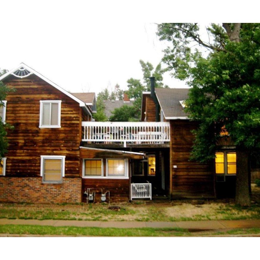This is the house where Bobby and Brooke first met in 2010. He lived on the left side and she lived on the right. It's also where Bobby proposed on December 12, 2017!
