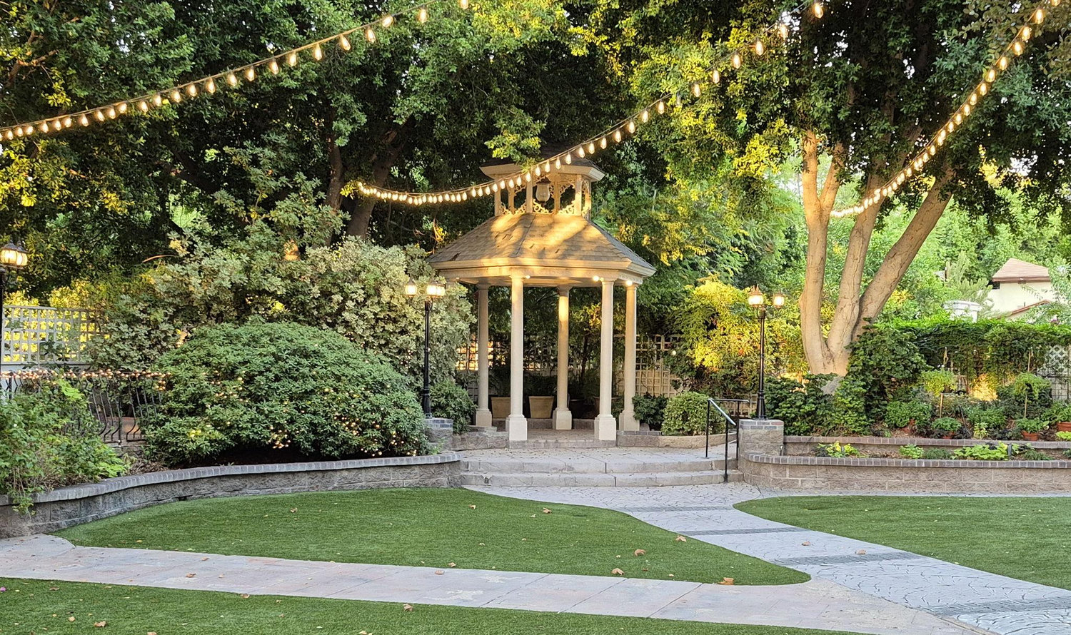 The Wedding Website of Eliem Smith and Artemis Moore
