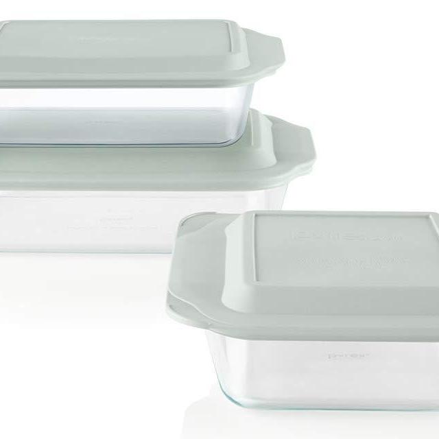 Pyrex Deep | Glass Baking Dish Set with Lids | Up to 50% Deeper than Pyrex Basics | 6 Piece Bakeware Set | Containers Measure 13x9in, 7x11in, and 8x8in | BPA Free Lids | Proudly Made in the USA