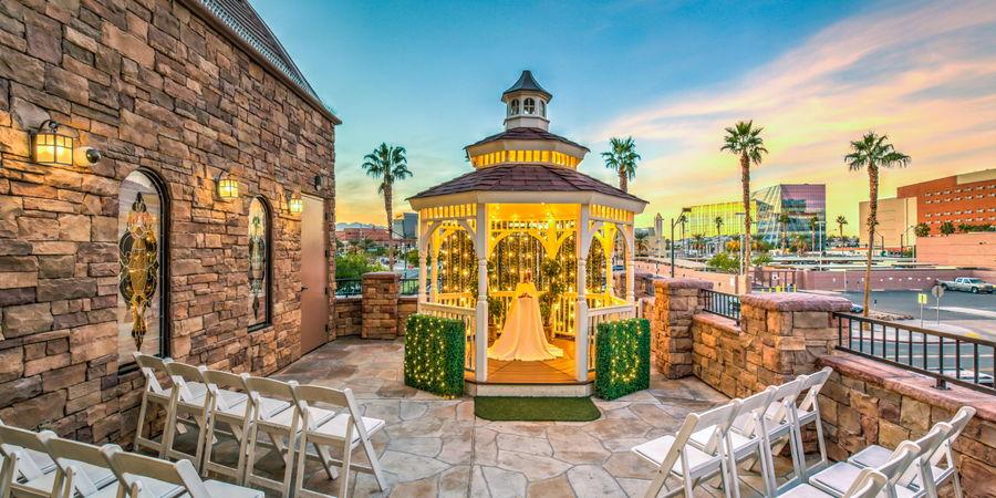 The Wedding Website of Daysha Kimberly Cain and Lance Everett Guzman