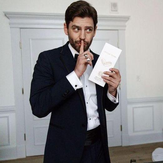 The groom also had a surprise in his pocket