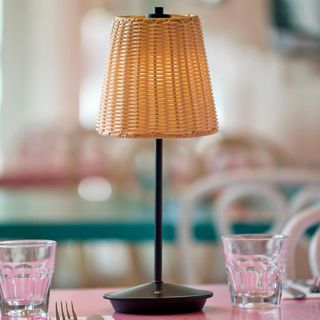 Andy LED Cordles Table Lamp