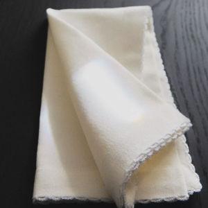 SET OF SCALLOPED NAPKINS (SET OF 2)