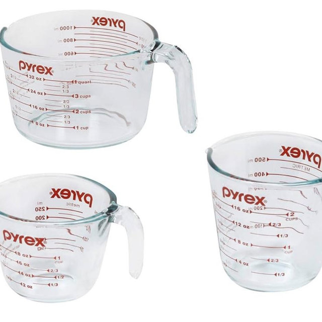 Pyrex Essentials (3-Pack) Glass Measuring Cups Set, (1, 2 & 4 Cup) Measuring Cups For Prepping, Baking and Cooking, Preheated Oven, Dishwasher, Freezer, and Microwave Safe