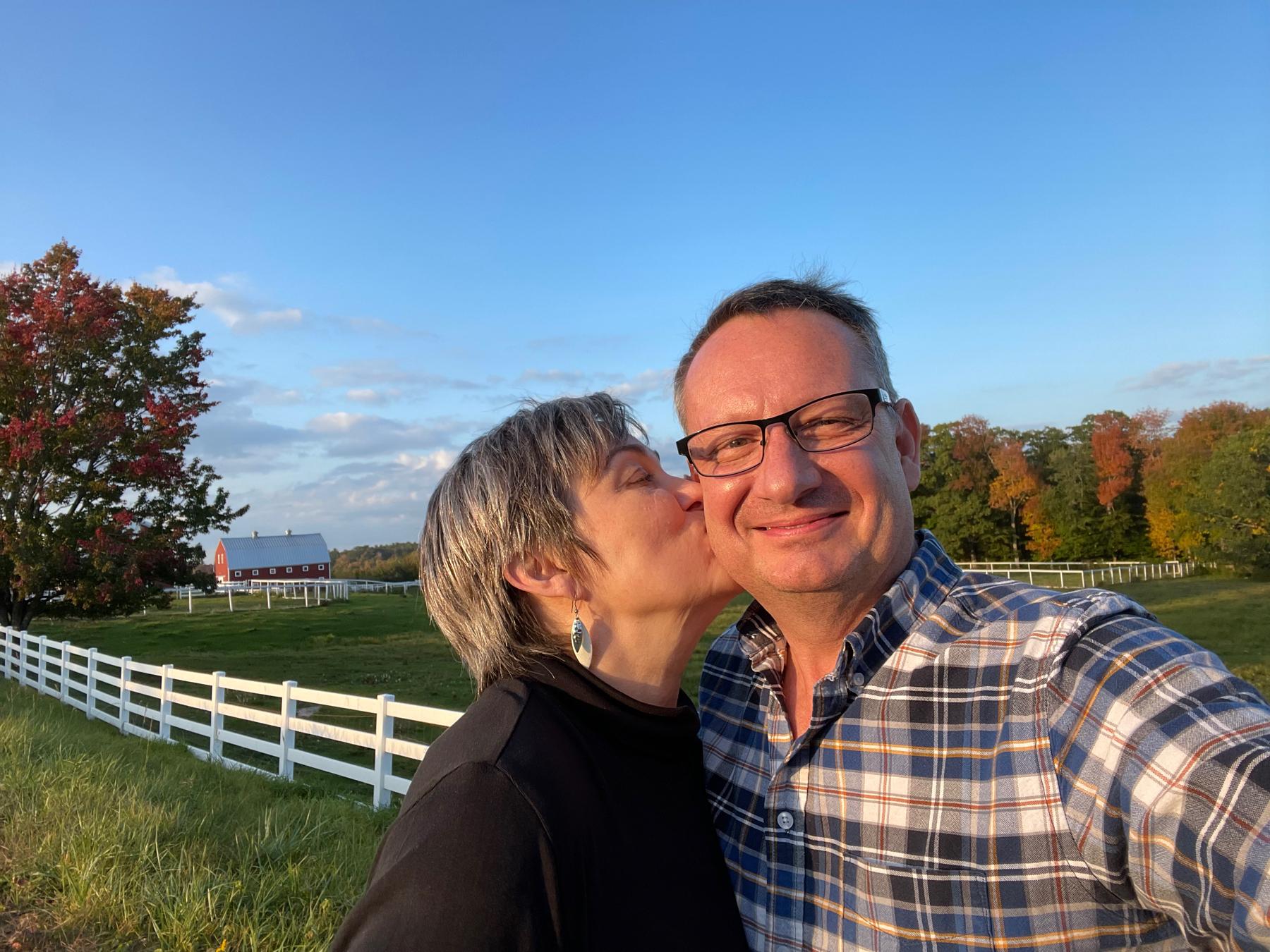 Soul to soul
Heart to heart
And cheek to cheek
Come on baby
Give me a kiss
That'll last all week
The thought of you leavin' again
Brings me down
The promise of
Your sweet love
Brings me around-J Prine