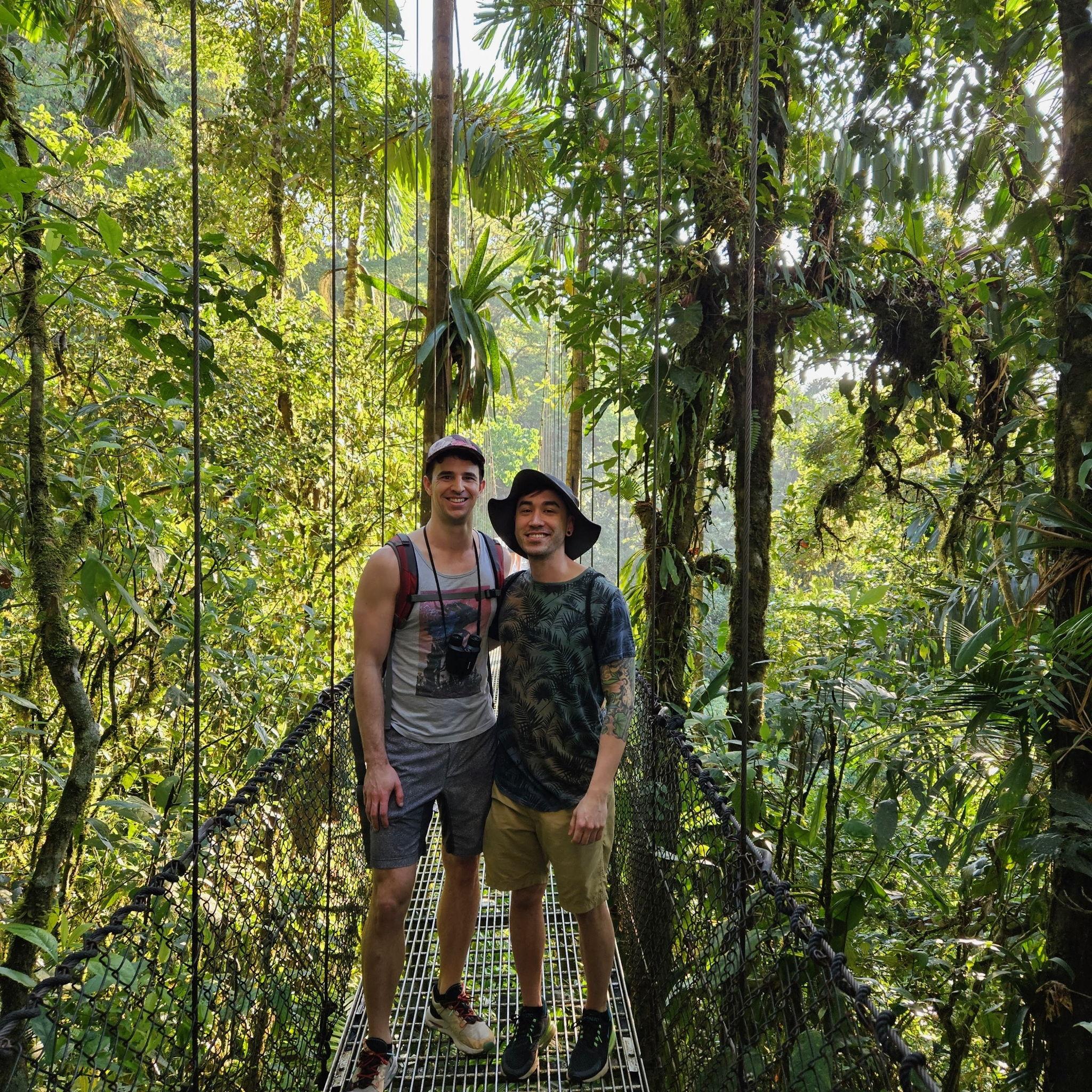 traipsing through the hanging bridges in the Costa Rican jungle 😍🌴