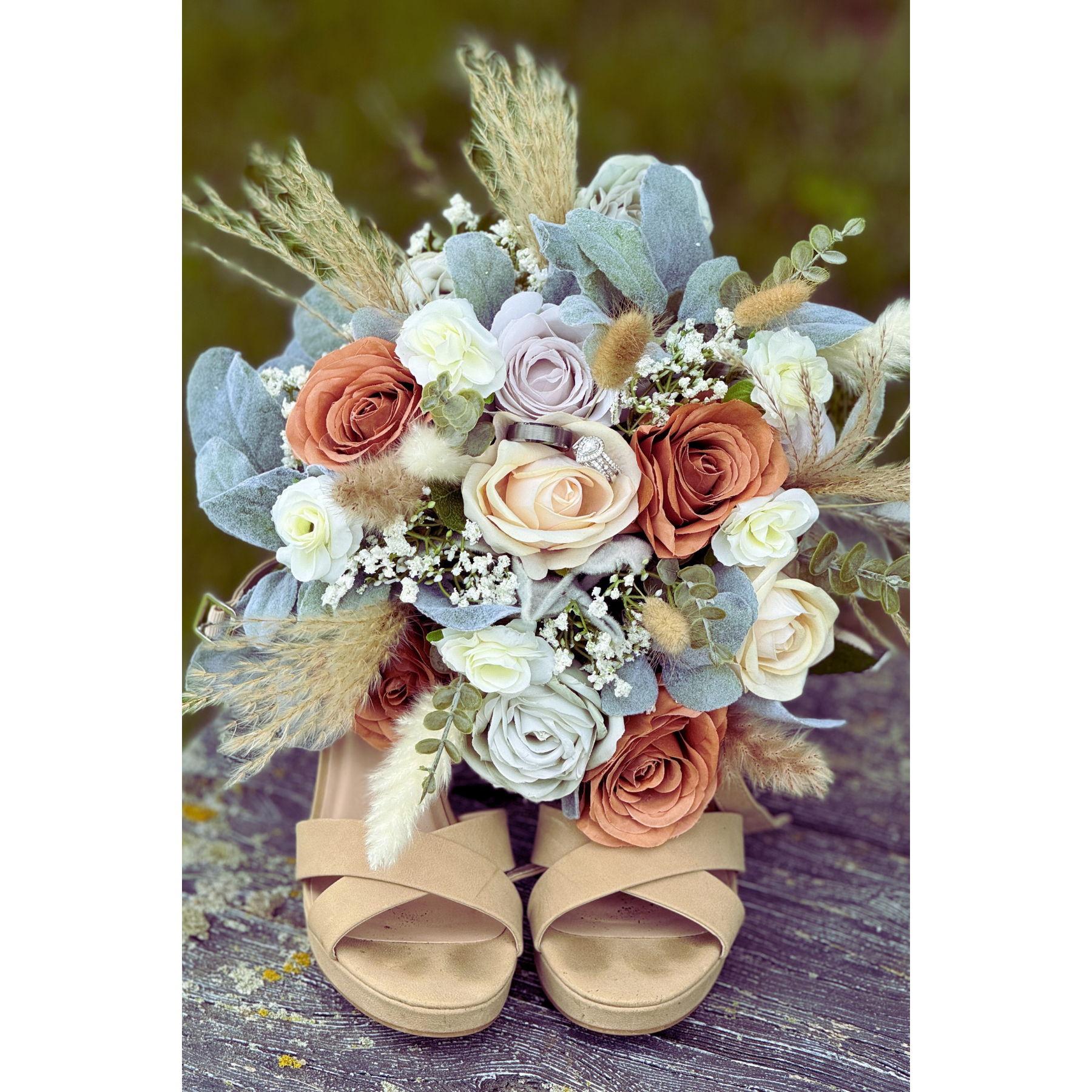 Bouquet with Shoes and Wedding Ring Set