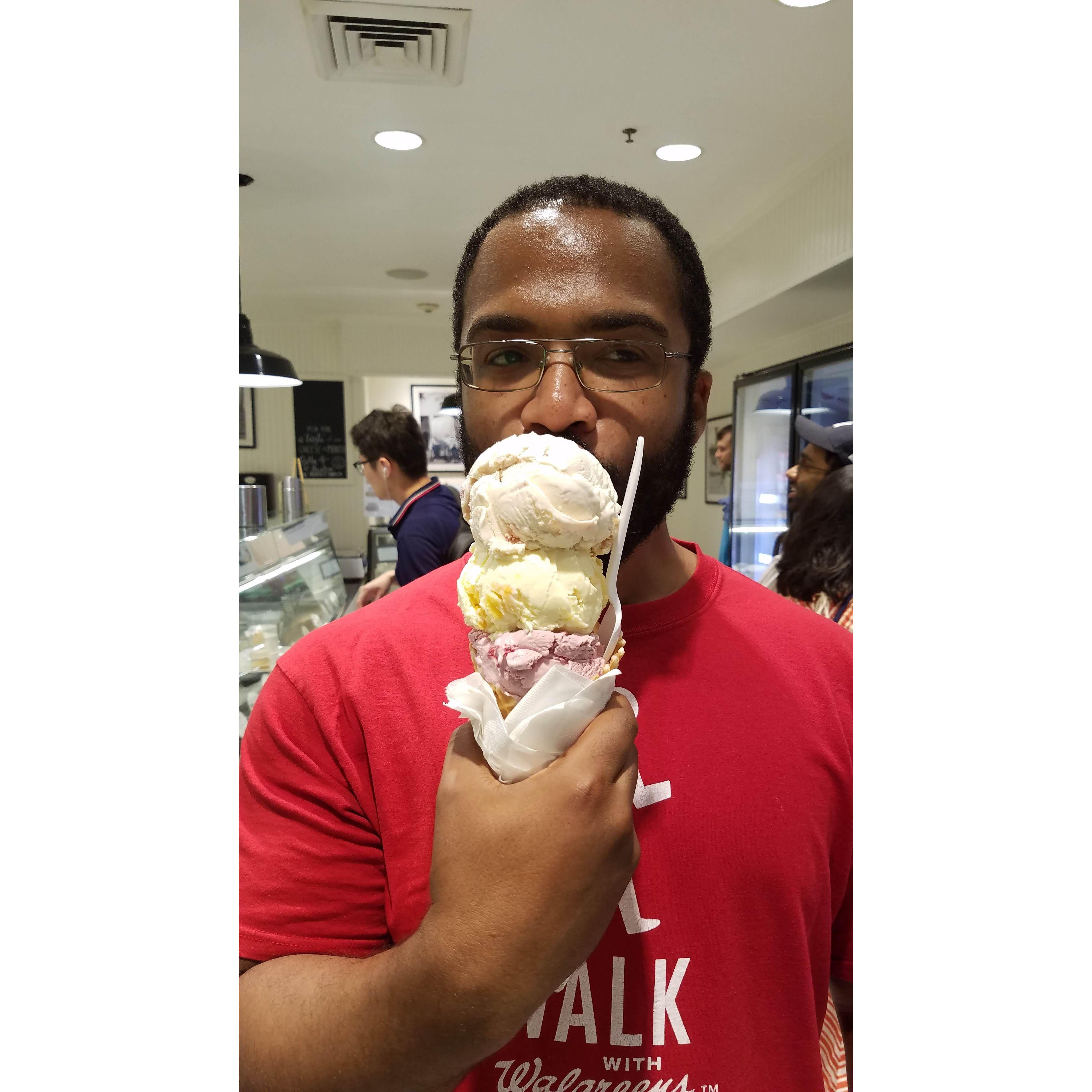 3 scoop king in New Haven,CT...or 2 scoops because Ryan lost one!