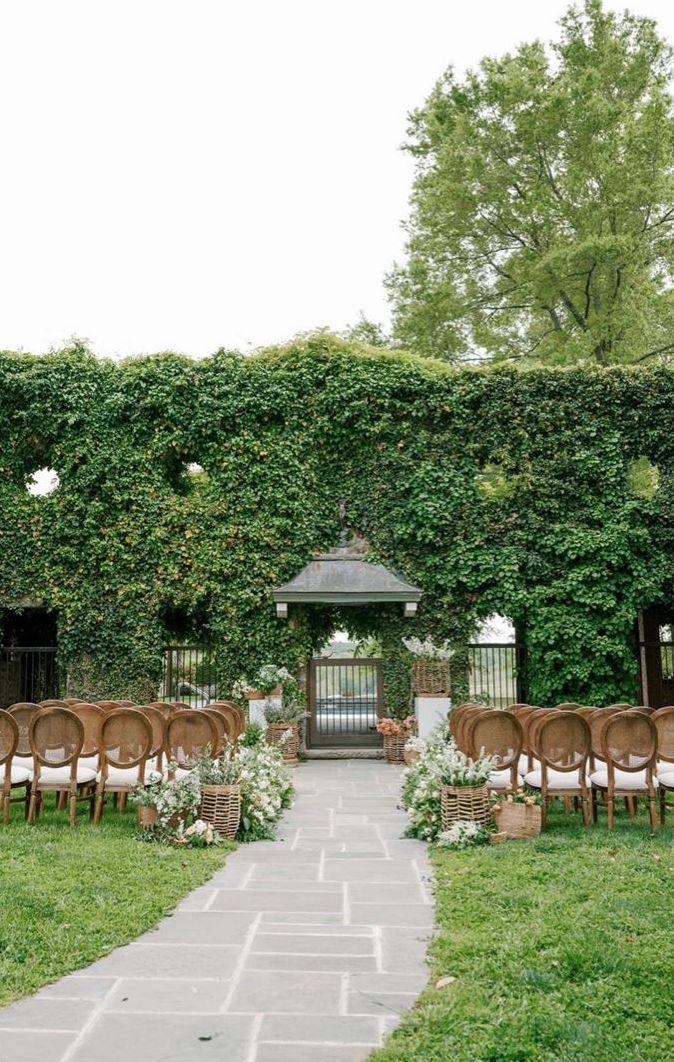 The Wedding Website of Emily Summers and Benton Hewitt