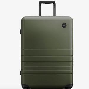 Expandable Check-In Medium
