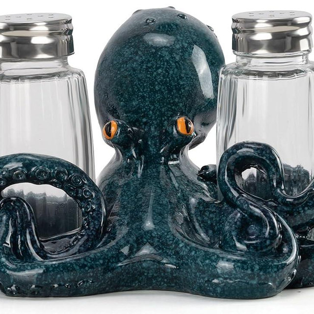 Decorative Octopus Salt and Pepper Shaker Holder, Coastal Kitchen Decor (Octopus)