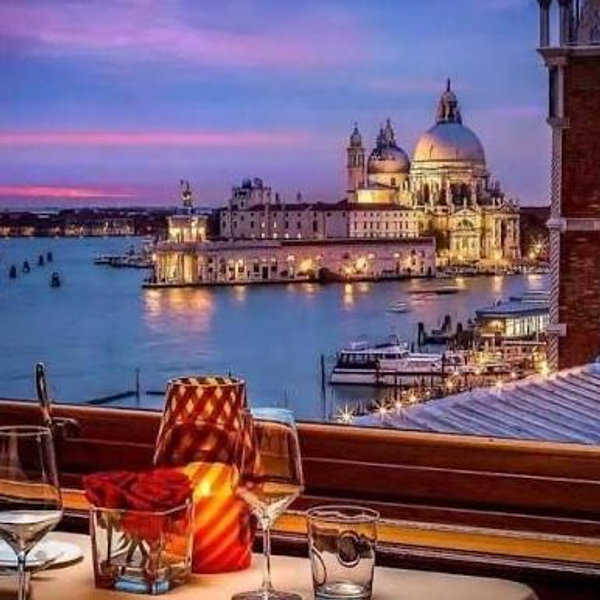 Romantic Dinner in Venice