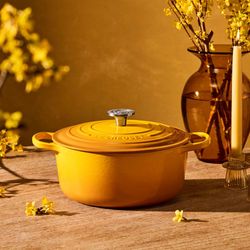 Le Creuset Signature Round Dutch Oven