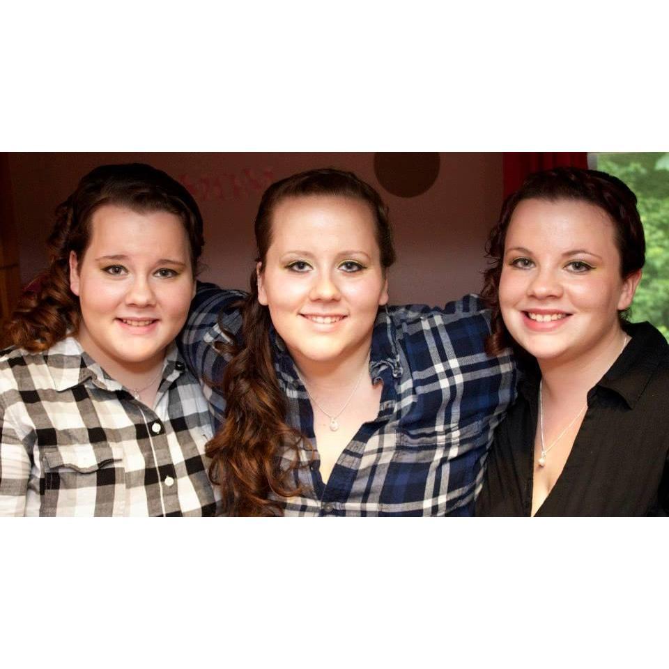 Shelbi (center) with her two younger sisters.  These girls are my best friend, we've been through so much together